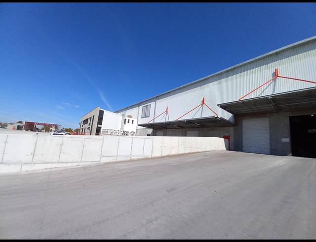 4,152M² FACTORY TO LET IN SACKS CIRCLE INDUSTRIAL